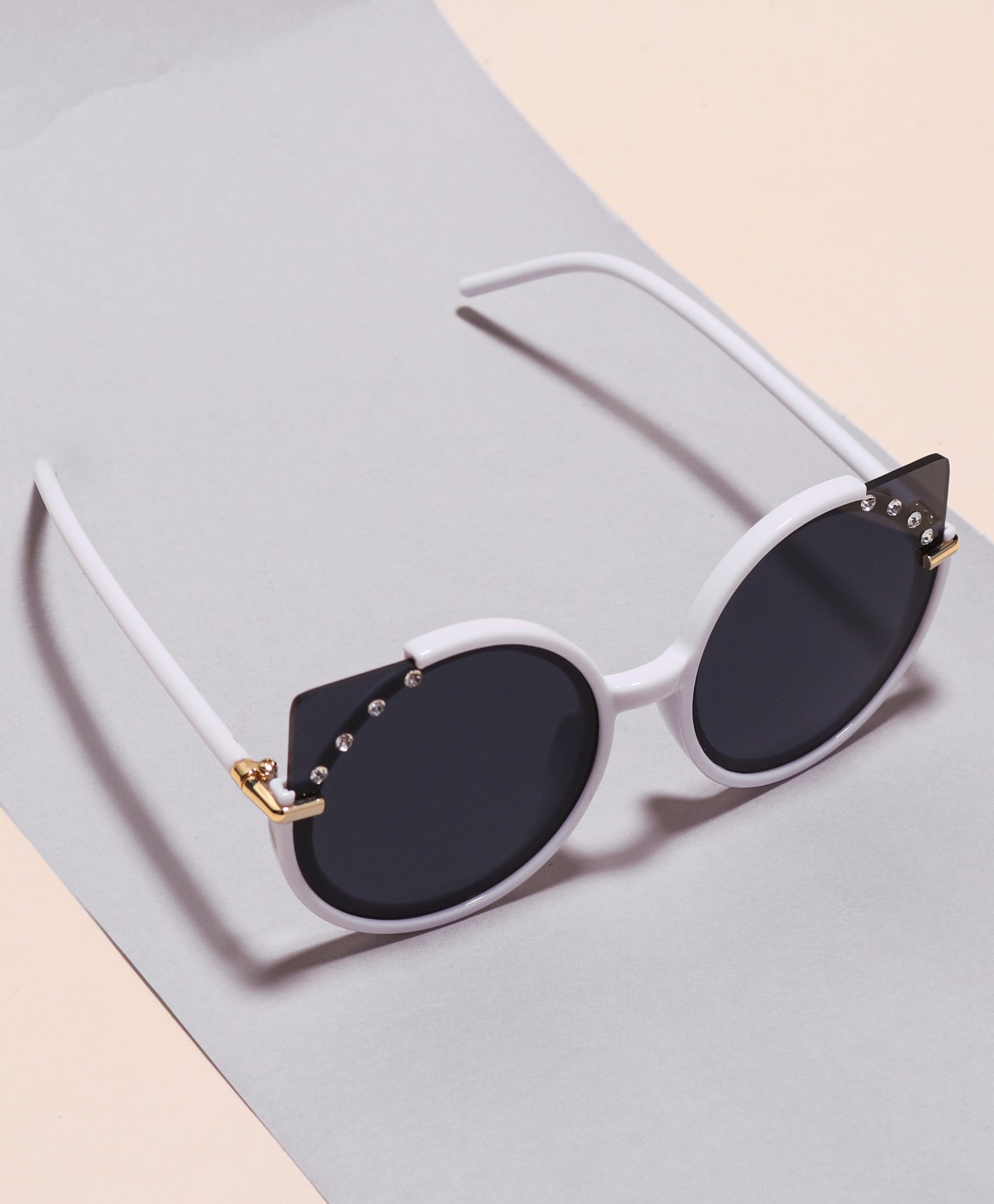 BEADS EMBELLISHED SUNGLASSES - WHITE (5 YEARS TO 10 YEARS)